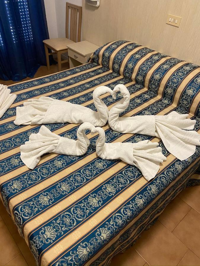 Hotel Domus Mea Каттолика Экстерьер фото
