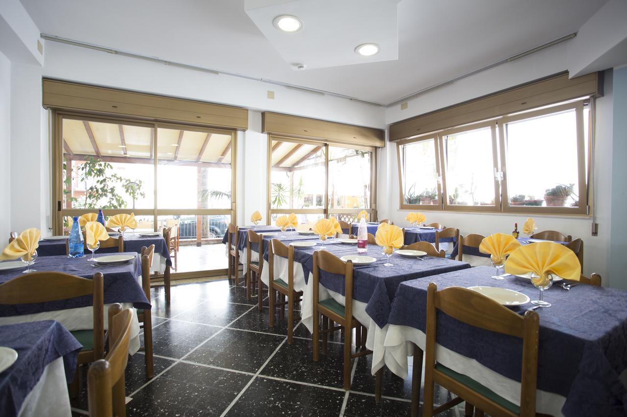 Hotel Domus Mea Каттолика Экстерьер фото