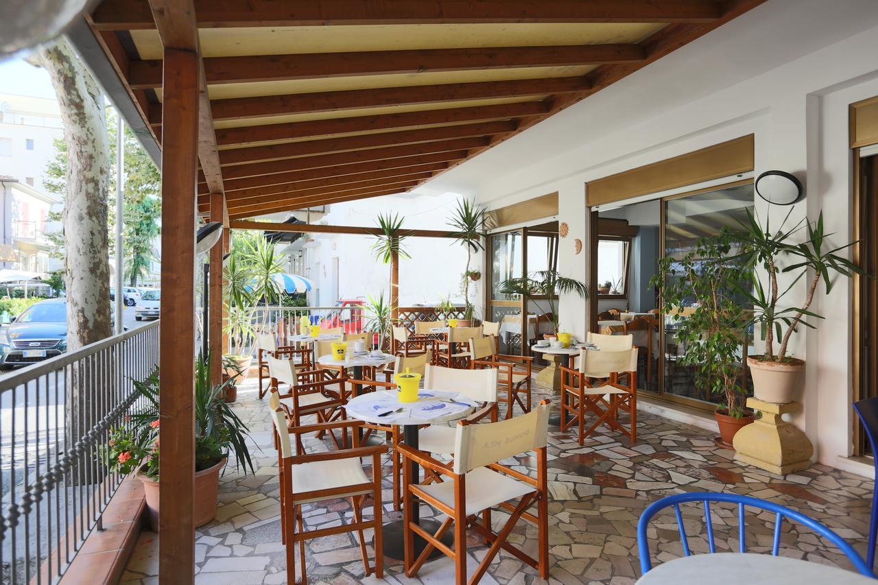 Hotel Domus Mea Каттолика Экстерьер фото