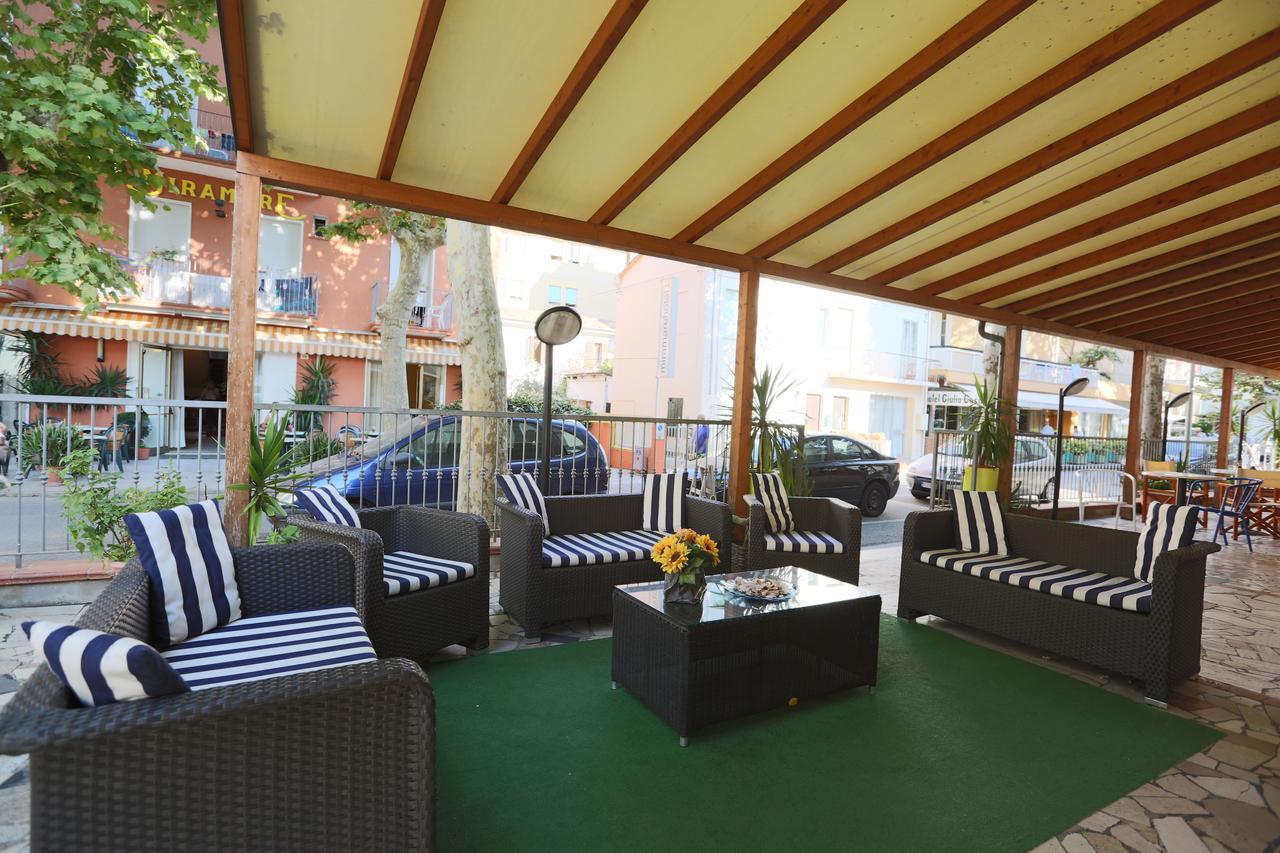 Hotel Domus Mea Каттолика Экстерьер фото