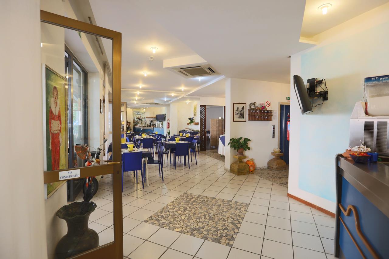 Hotel Domus Mea Каттолика Экстерьер фото