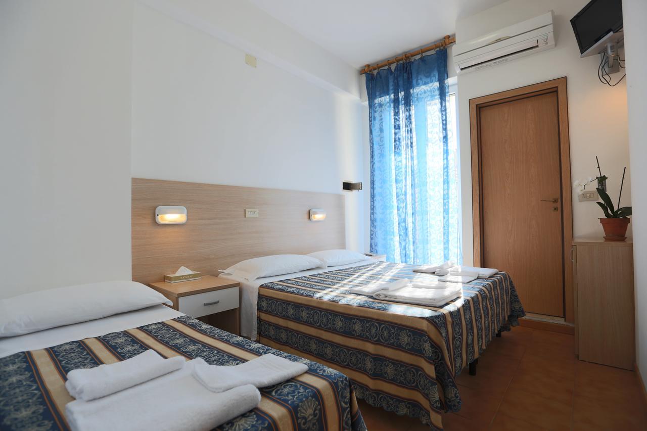 Hotel Domus Mea Каттолика Экстерьер фото