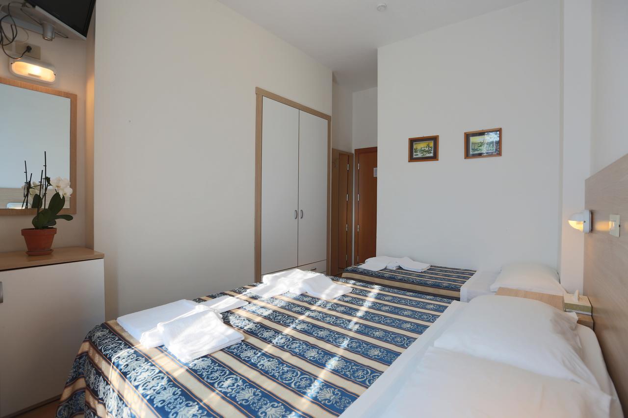 Hotel Domus Mea Каттолика Экстерьер фото