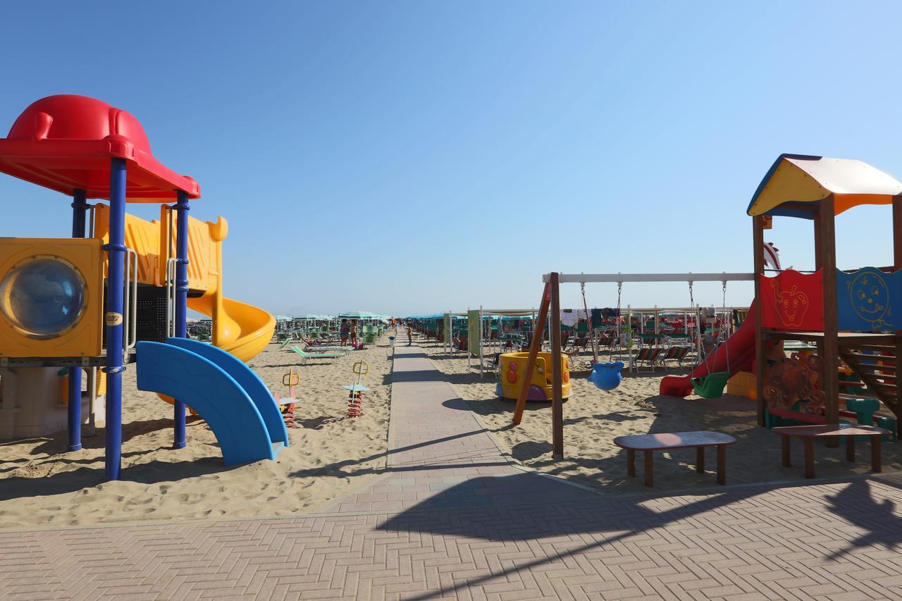 Hotel Domus Mea Каттолика Экстерьер фото